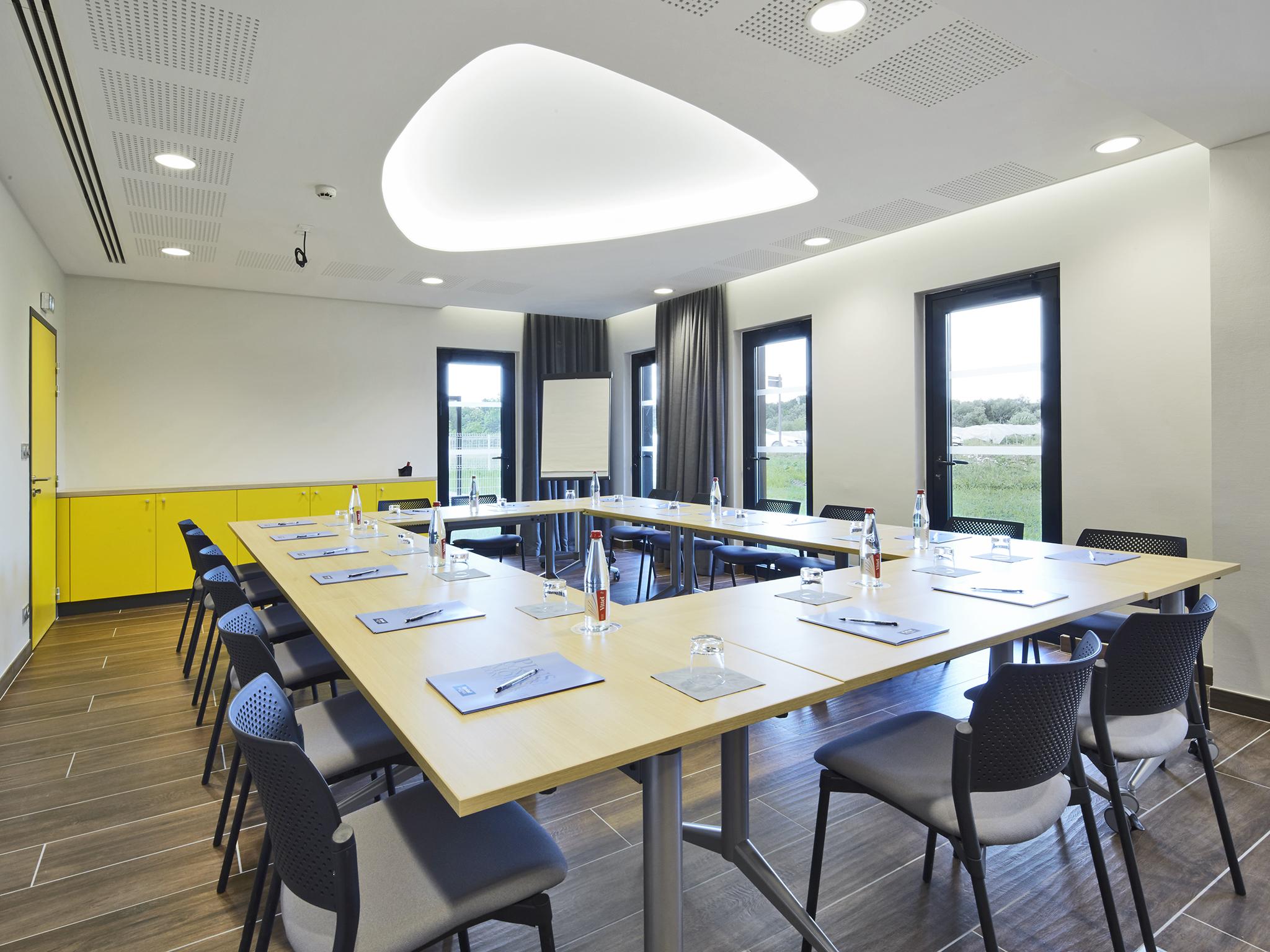 Kyriad Prestige Pau - Palais Des Sports Luaran gambar